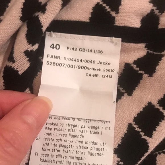 Basler knitted cardigan​​​​​​​​ - Picture 3 of 5